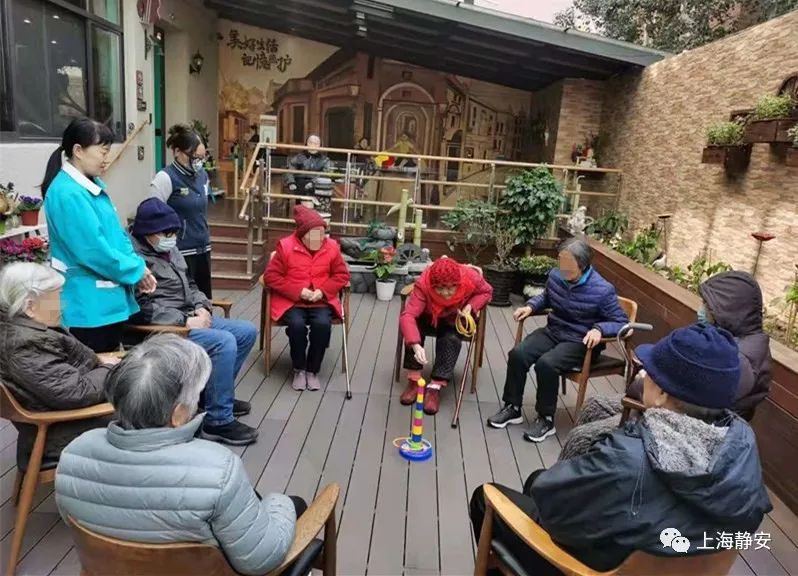 醫(yī)療、康復(fù)、生活照料……這些需求在家門口就能解決！靜安這里正打造“沒有圍墻的養(yǎng)老院”(圖1)